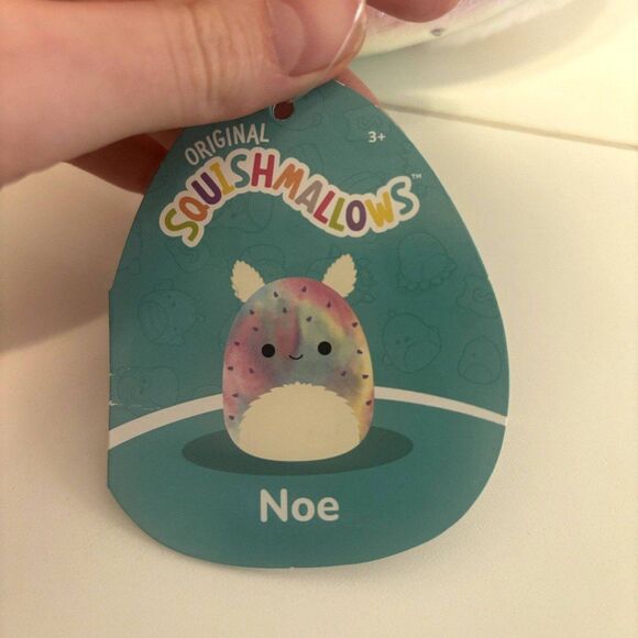 Noe the Sea Bunny 7.5" Squishmallow - Picture 3 of 6